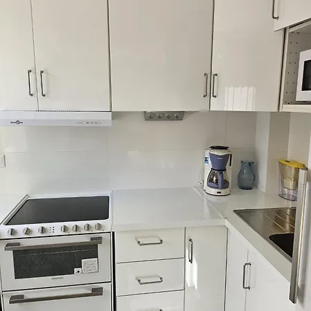 Charmful Modern Studio, Renovated, 30 Square Meters, Close To The Kremlin-bicetre Metro Station * Le Kremlin-Bicetre