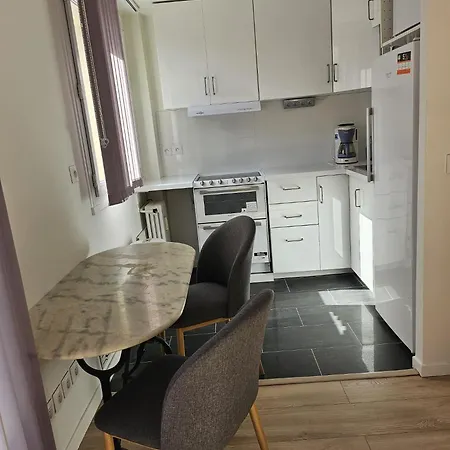 Apartment Charmful Modern Studio, Renovated, 30 Square Meters, Close To The Kremlin-bicetre Metro Station *